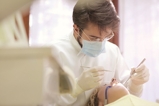 5 Beneficios de los implantes dentales